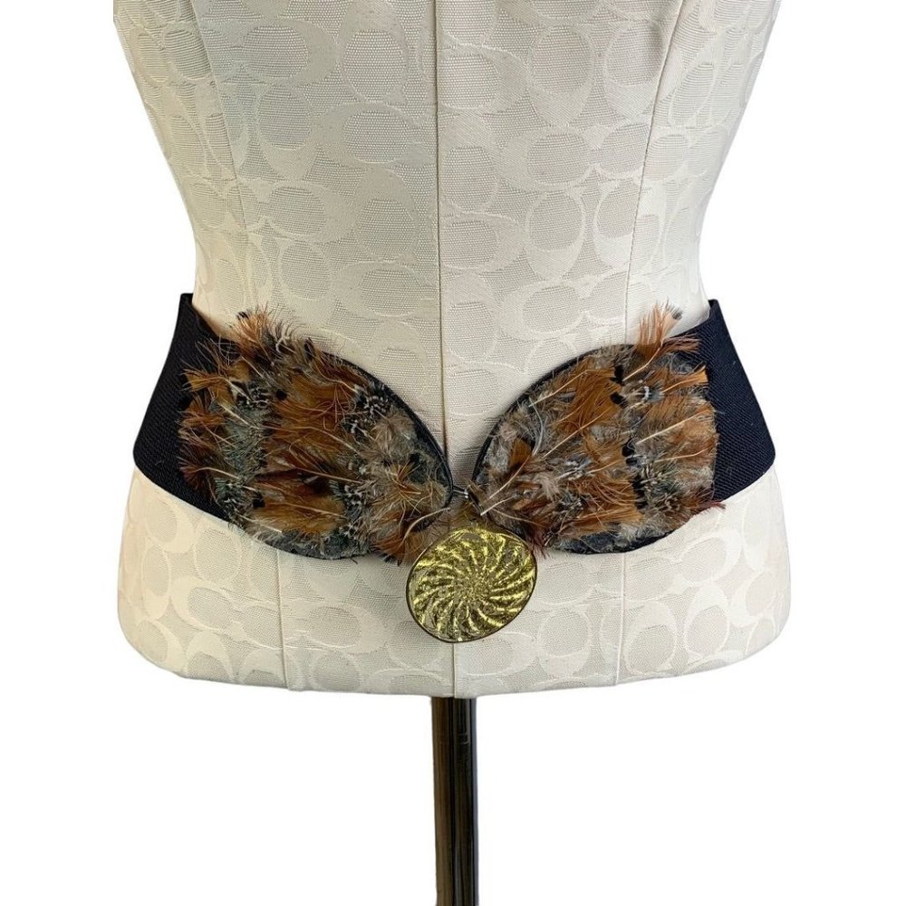 Vintage 3" Wide Women's Elastic Belt Feather Embellished Goldtone Medallion 33-4